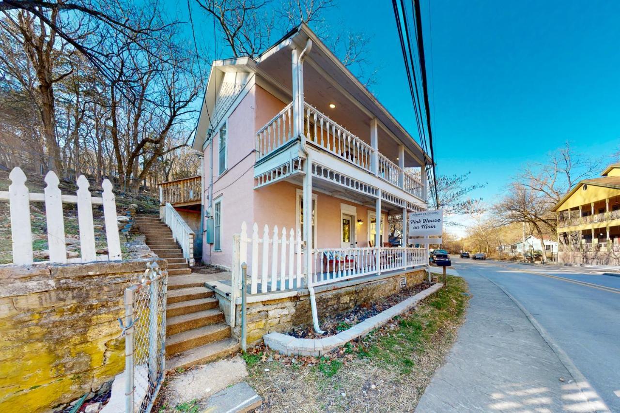 The Pink House On Main - Lower Eureka Springs